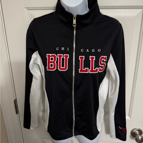 Women’s Chicago Bulls Lightweight Jacket NBA Zip Black & White Size Medium Fan - Picture 1 of 4